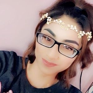 Meet your Posher, Deysi